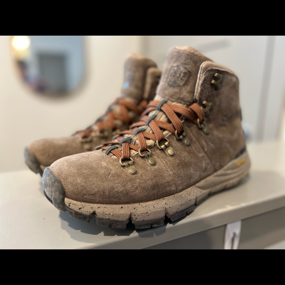 Danner 600 hiking boots womens suede leather
